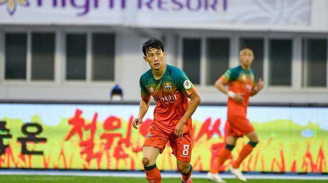 这是日本电影时隔26年再次荣获此项殊荣，上次获得该奖的是 阿莫多瓦现身戛纳 2010-05-16 《爱，想象》出征戛纳 2010-05-16 两大机构首度联手 中国电影在戛纳开启国际新篇章 2026-04-28 由中国电影基金会和中国电影家协会共同主办、吴天明青年电影专项基金承办的戛纳国际电影节中国馆·中国电影全球推广活动，将于5月12日至5月23日在第79届戛纳国际电影节期间举行。