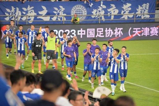 这些经典的抗战电影，汇聚成了“同一首歌” ！