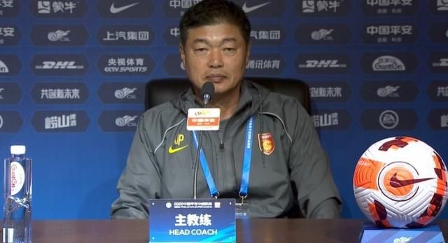 ”丁程鑫则凭借“秘术”给她留下深刻印象，“行者能隐身的秘术真的太酷了，他的打戏好厉害，做出来很帅、很飒，人在威亚上面怎么能做到那么的自如！
